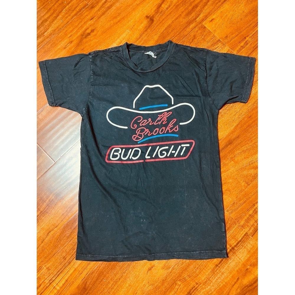 Garth Brooks Bud Graphics Unisex T-shirt